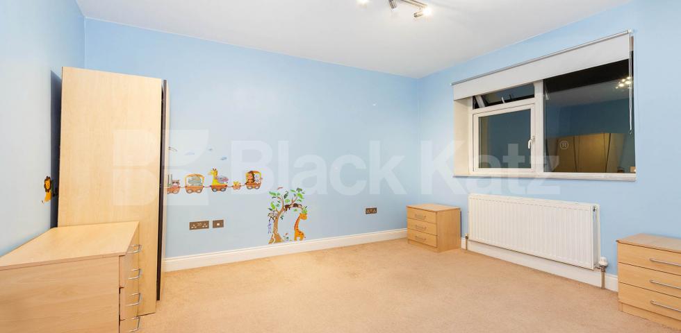 			3 Bedroom, 1 bath, 1 reception House			 Seymour Road, Harringay 
